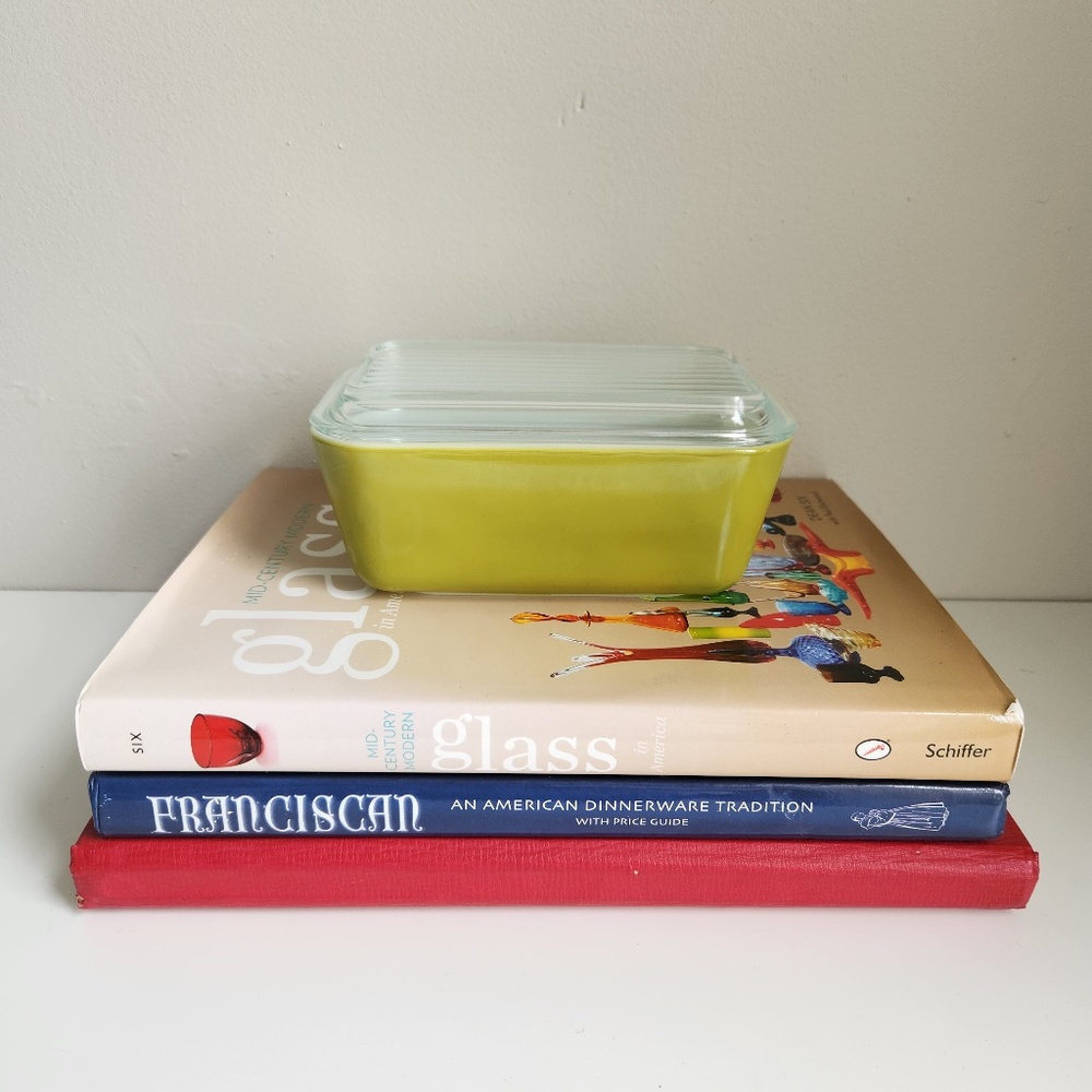 Vintage Pyrex 502 Avocado Green Refrigerator Dish w/ Lid